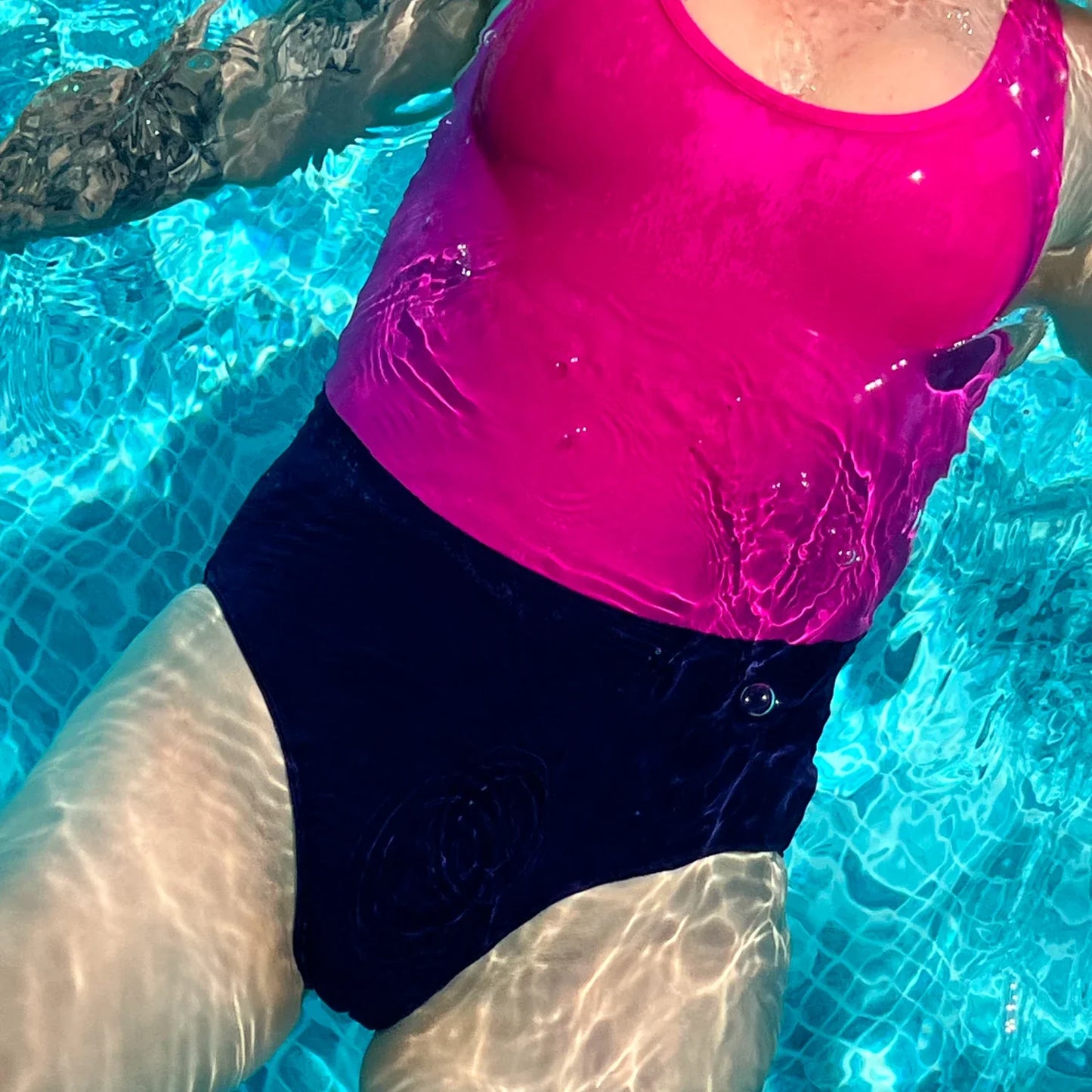 WUKA two-tone period swimsuit pink/blue - lifestyle detail